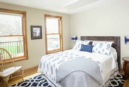 Niagara Vineyard Estate House - Niagara, Canada