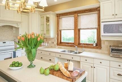 Niagara Vineyard Estate House - Niagara, Canada