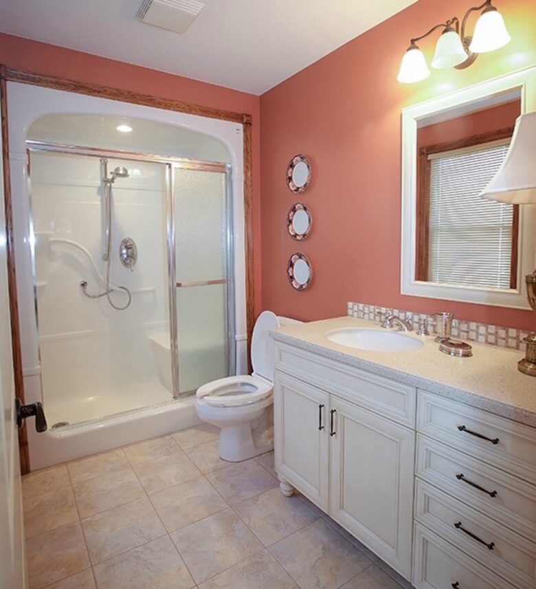 Niagara Vineyard Estate House - Niagara, Canada