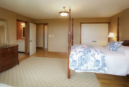 Niagara Vineyard Estate House - Niagara, Canada