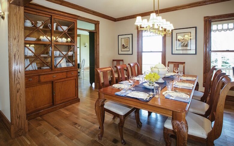 Niagara Vineyard Estate House - Niagara, Canada