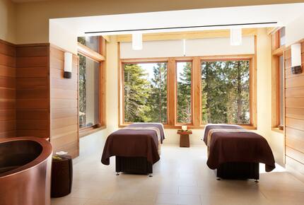 2 Bedroom Lake Tahoe Residence with Ritz Resort Amenities - Truckee, California