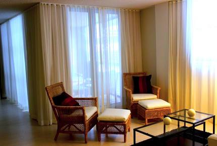 Miami Beach, Mid-Beach  Large 2BR  Beach Front on Collins Ave. -  Comfortably Sleeps 4-6 - Miami Beach, Florida