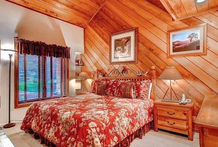 Ridgepoint Townhomes at Beaver Creek, Three Bedroom Residence - Avon, Colorado