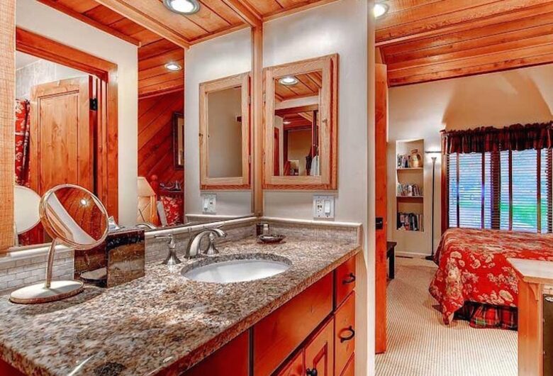 Ridgepoint Townhomes at Beaver Creek, Three Bedroom Residence - Avon, Colorado