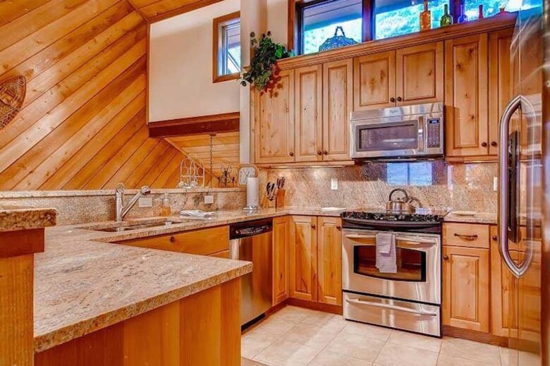 Ridgepoint Townhomes at Beaver Creek, Three Bedroom Residence - Avon, Colorado