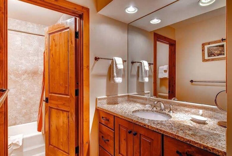 Ridgepoint Townhomes at Beaver Creek, Three Bedroom Residence - Avon, Colorado