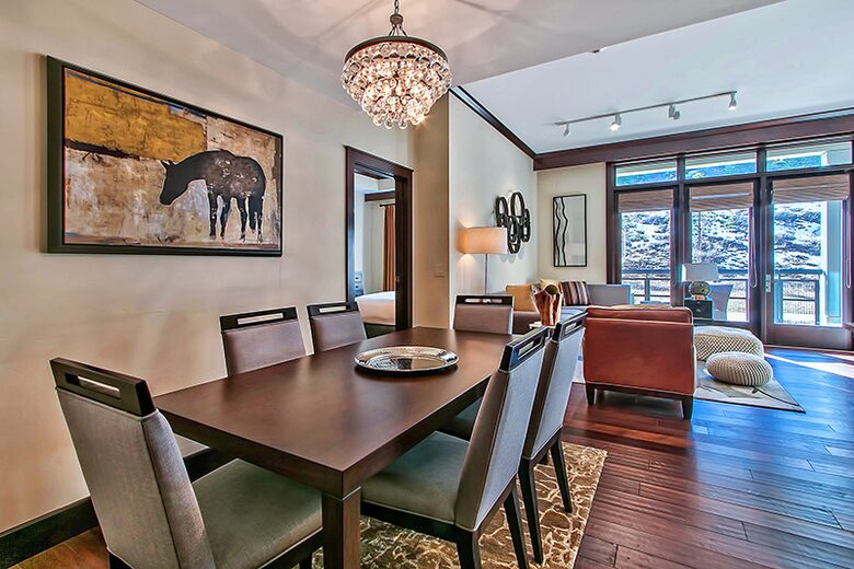 2 Bedroom Lake Tahoe Residence with Ritz Resort Amenities - Truckee, California