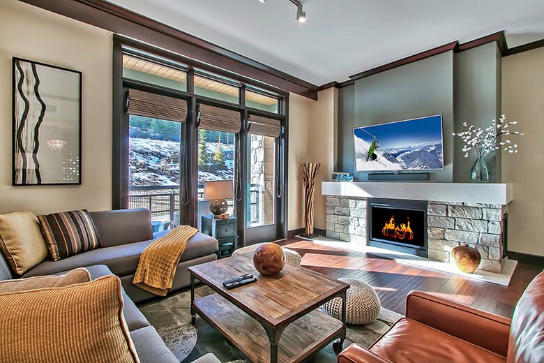 2 Bedroom Lake Tahoe Residence with Ritz Resort Amenities - Truckee, California