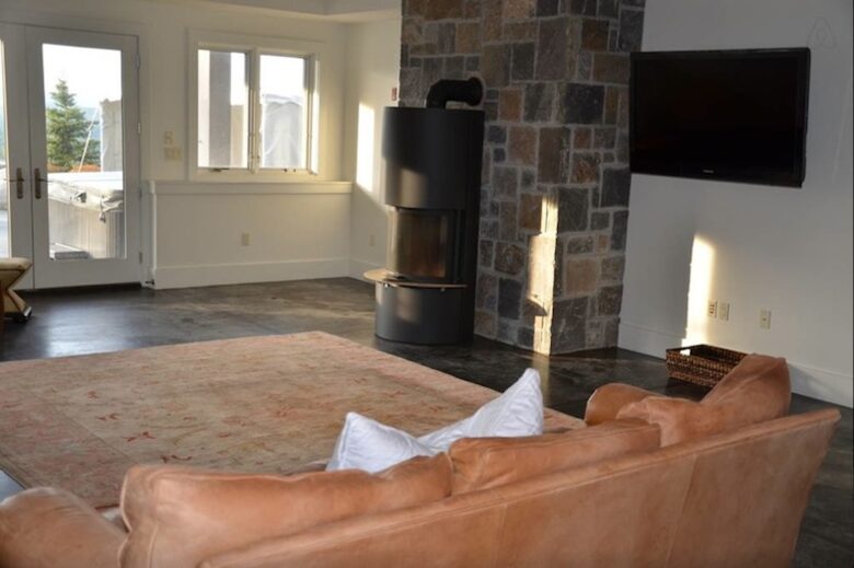 Stratton Mountain Contemporary Home - Winhall, Vermont