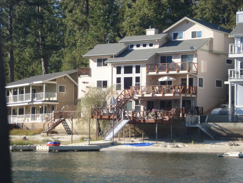 Lakefront Yosemite Mountain Getaway - Yosemite Bass Lake, California