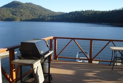 Lakefront Yosemite Mountain Getaway - Yosemite Bass Lake, California