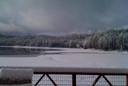 Lakefront Yosemite Mountain Getaway - Yosemite Bass Lake, California
