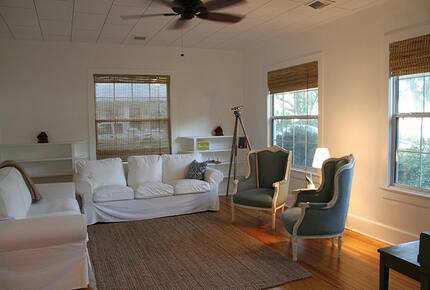 1920s Lake Cottage with Resort Amenities - Yalaha, Florida