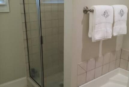 UNC Tickets & Townhouse - Chapel Hill, North Carolina