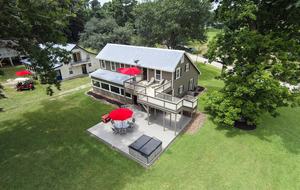 Texas Lake House Getaway - Coldspring, Texas