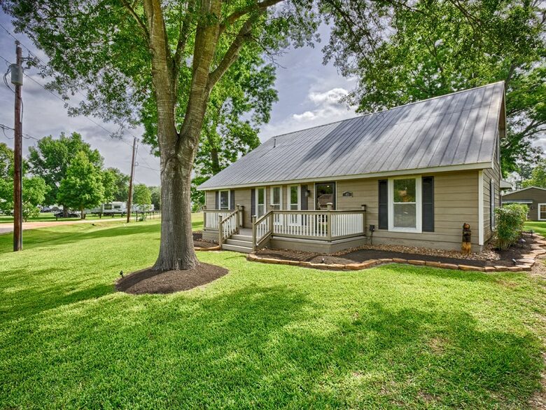 Texas Lake House Getaway - Coldspring, Texas