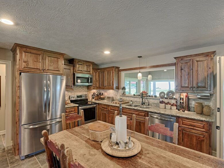 Texas Lake House Getaway - Coldspring, Texas