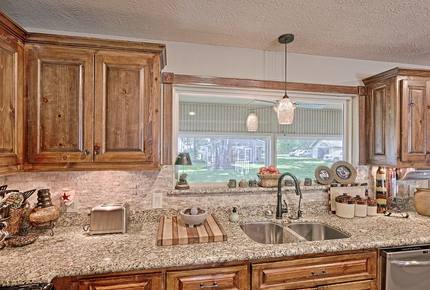 Texas Lake House Getaway - Coldspring, Texas