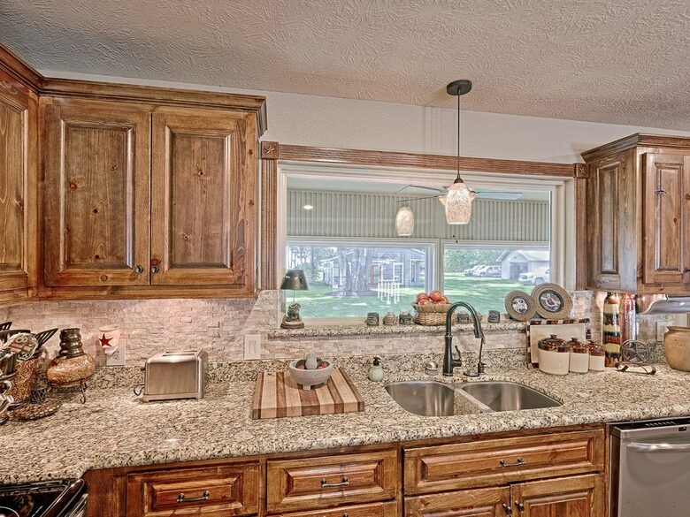 Texas Lake House Getaway - Coldspring, Texas