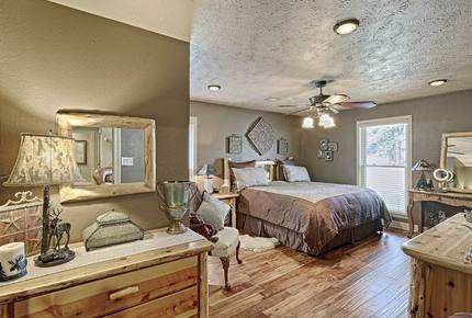 Texas Lake House Getaway - Coldspring, Texas