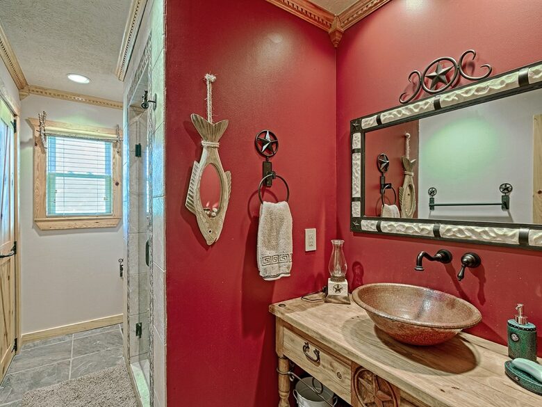 Texas Lake House Getaway - Coldspring, Texas