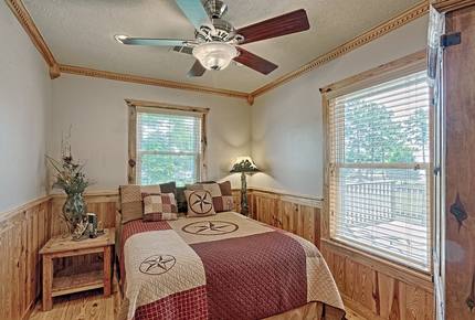 Texas Lake House Getaway - Coldspring, Texas