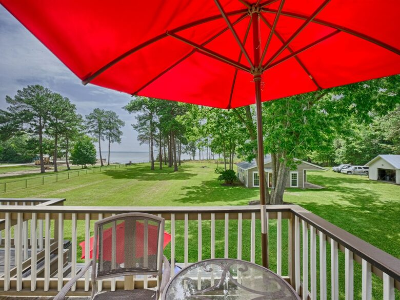 Texas Lake House Getaway - Coldspring, Texas