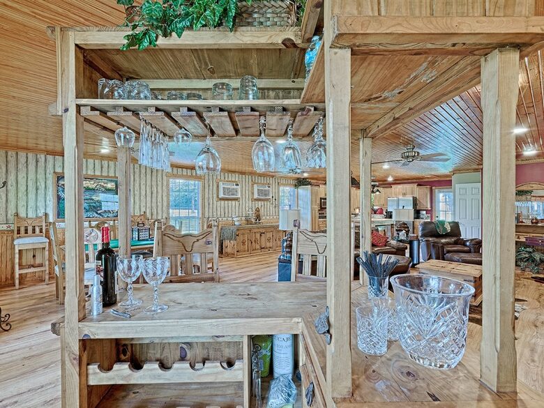 Texas Lake House Getaway - Coldspring, Texas