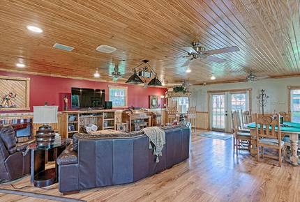 Texas Lake House Getaway - Coldspring, Texas