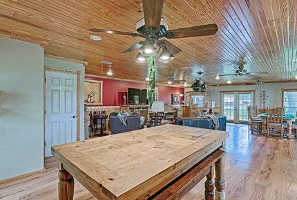 Texas Lake House Getaway - Coldspring, Texas