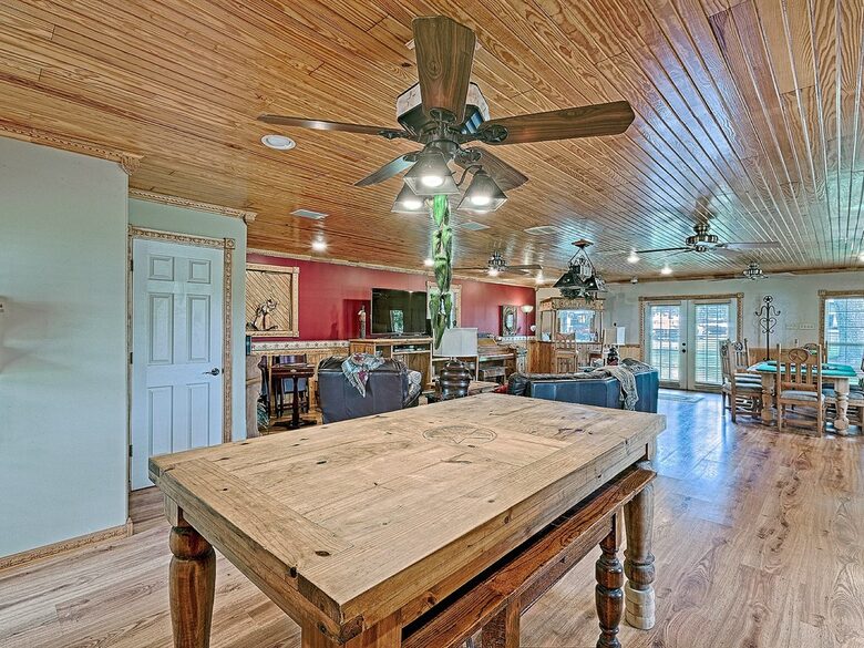 Texas Lake House Getaway - Coldspring, Texas