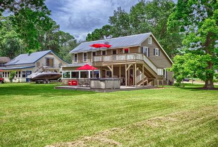 Texas Lake House Getaway - Coldspring, Texas
