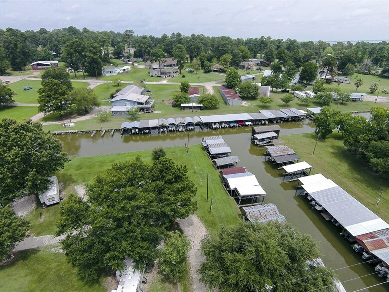 Texas Lake House Getaway - Coldspring, Texas