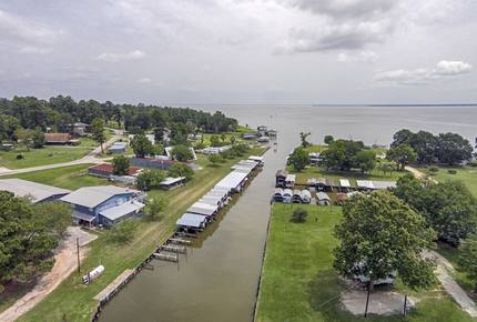 Texas Lake House Getaway - Coldspring, Texas