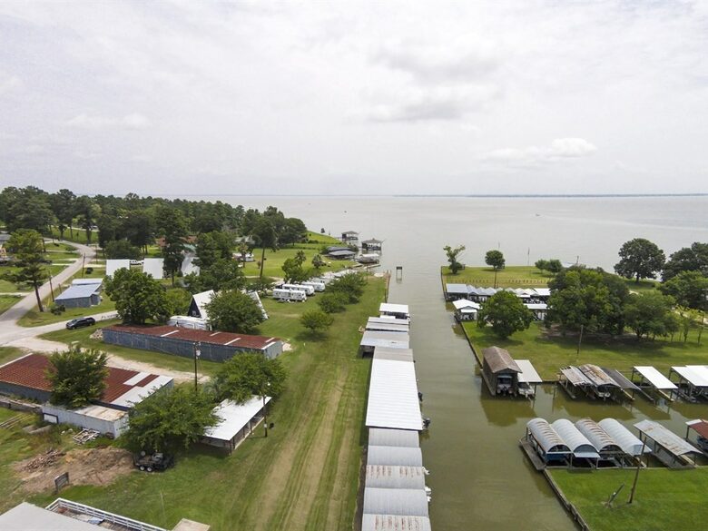 Texas Lake House Getaway - Coldspring, Texas