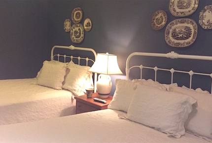 Lake Shore at Cedar Creek Racquet Club - Cashiers, North Carolina