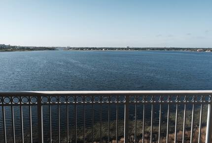 Orlando Lakefront Luxury near Universal and Disney - Orlando, Florida