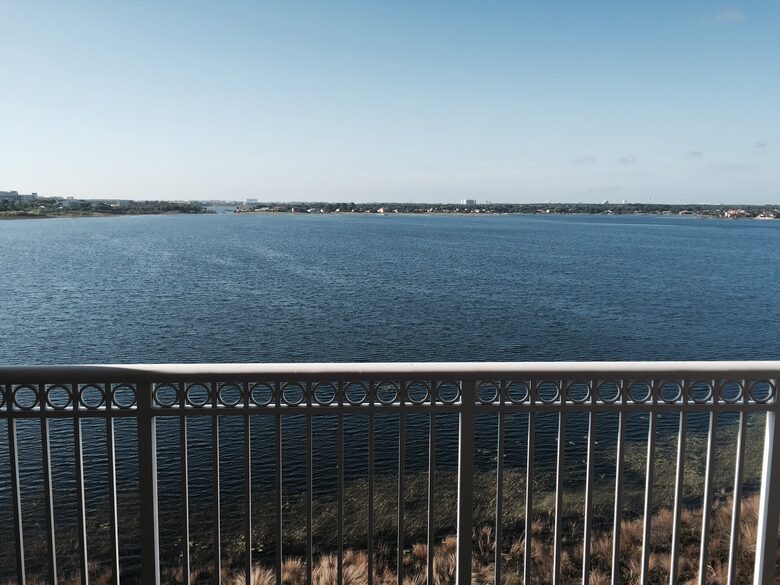 Orlando Lakefront Luxury near Universal and Disney - Orlando, Florida