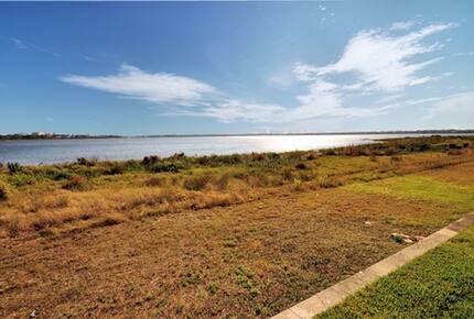 Orlando Lakefront Luxury near Universal and Disney - Orlando, Florida