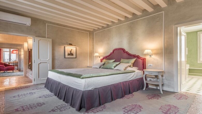 Ca' dell'Opera - Venice, Italy