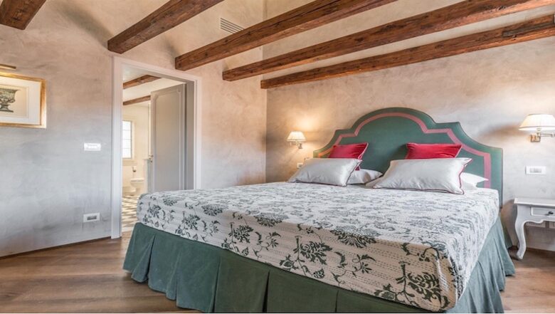 Ca' dell'Opera - Venice, Italy