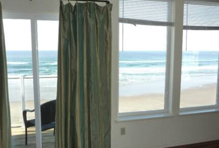 Oceanfront Oregon Home - Lincoln City, Oregon