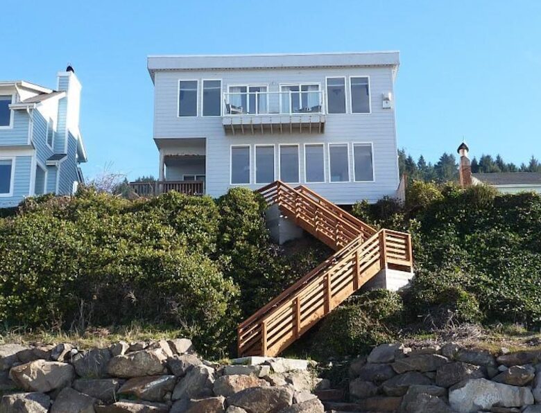Oceanfront Oregon Home - Lincoln City, Oregon