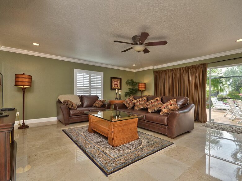 Lake Tarpon Waterfront Home - Palm Harbor, Florida
