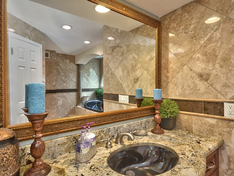 Lake Tarpon Waterfront Home - Palm Harbor, Florida