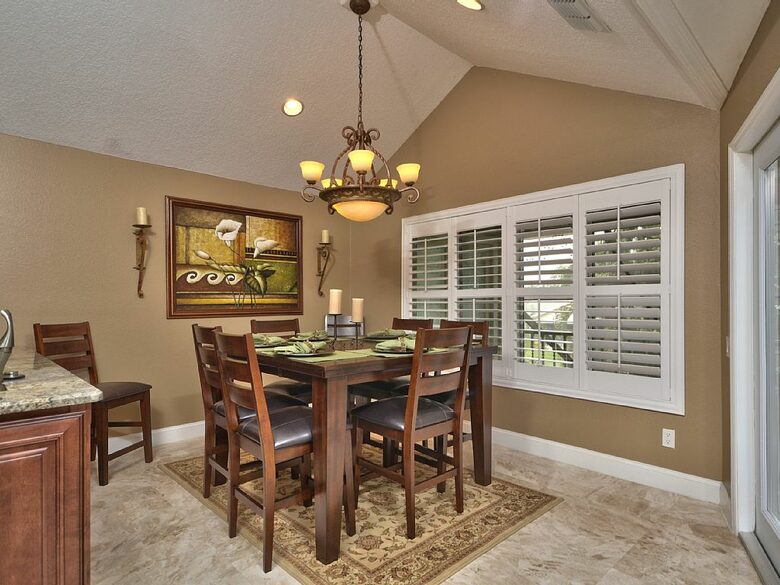 Lake Tarpon Waterfront Home - Palm Harbor, Florida