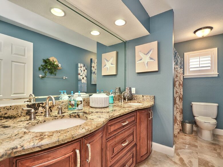 Lake Tarpon Waterfront Home - Palm Harbor, Florida