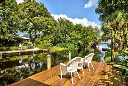 Lake Tarpon Waterfront Home - Palm Harbor, Florida
