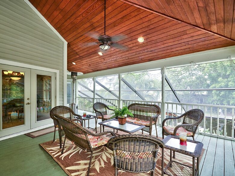 Lake Tarpon Waterfront Home - Palm Harbor, Florida